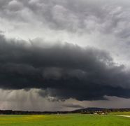 Avertizare METEO! Cod portocaliu de ploi abundente și vijelii puternice în aproape toată țara